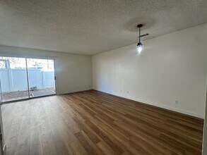 2582-2584 Seahorse Ave in Ventura, CA - Building Photo - Building Photo