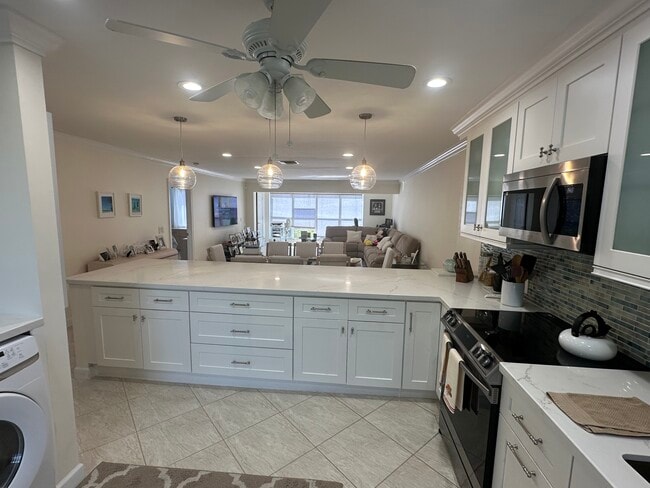 1860 NW 13th St, Unit #101 in Delray Beach, FL - Foto de edificio - Building Photo