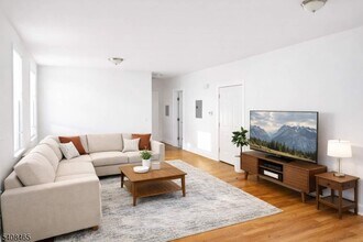 110 Willow Ave in Garwood, NJ - Building Photo - Building Photo