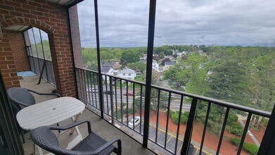 235 Winthrop St, Unit 4408 in Medford, MA - Foto de edificio - Building Photo