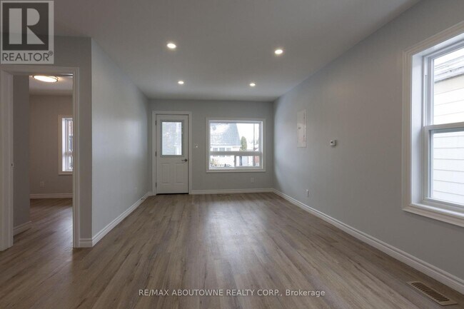 554 Mary St in Hamilton, ON - Building Photo - Building Photo