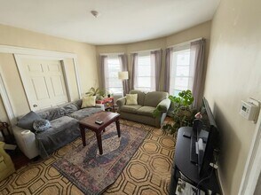 49 Conwell Ave, Unit 2 in Somerville, MA - Building Photo - Building Photo