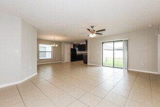 1714 Chatham Green Cir in Ruskin, FL - Building Photo - Building Photo