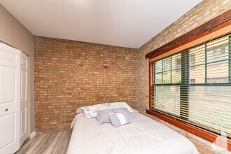 7025 N Sheridan Rd, Unit 1E in Chicago, IL - Building Photo - Building Photo