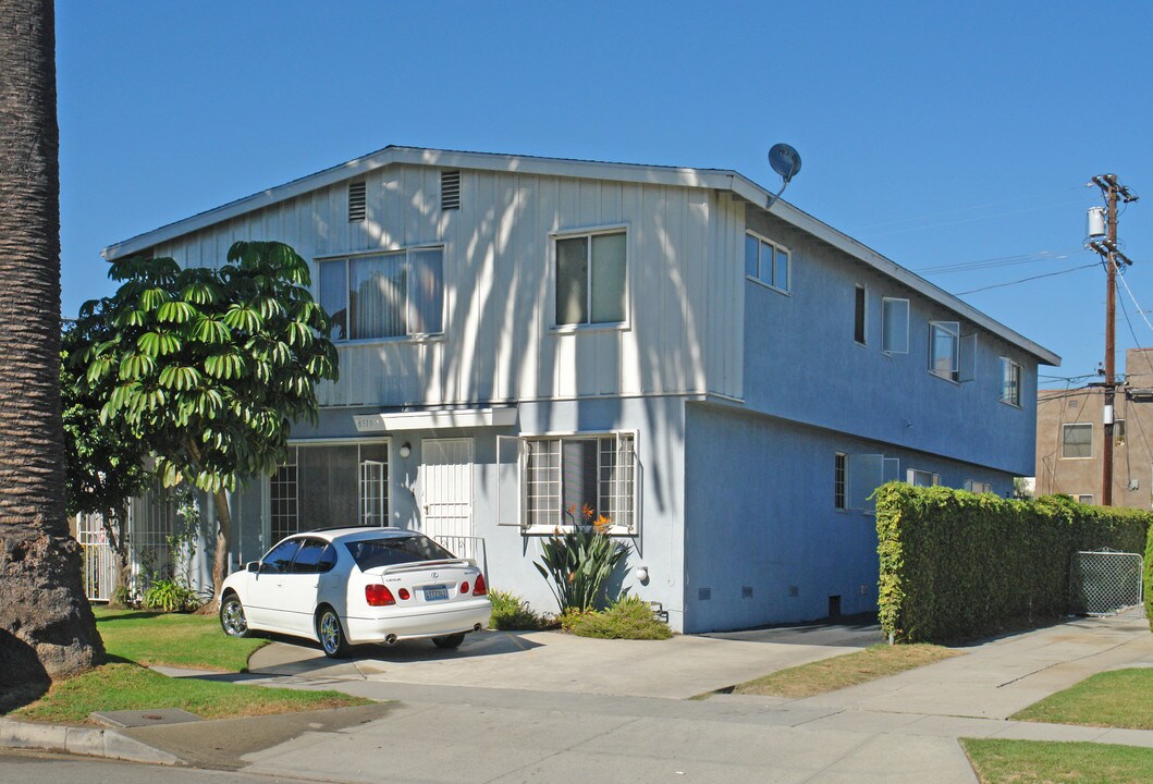 8519 Cashio St in Los Angeles, CA - Building Photo