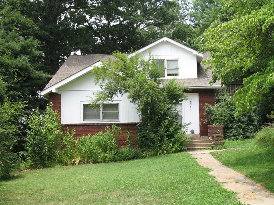 26 Arden Rd in Asheville, NC - Building Photo