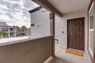 7255 Sunset Rd in Las Vegas, NV - Building Photo - Building Photo
