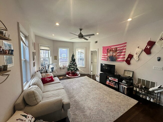 9 Oswald St, Unit 2 in Boston, MA - Building Photo - Building Photo