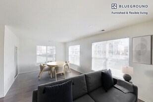 152 Shipyard Dr in Hingham, MA - Building Photo