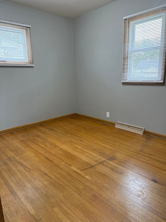 543 Mildred Ave in Waterloo, IA - Building Photo - Building Photo