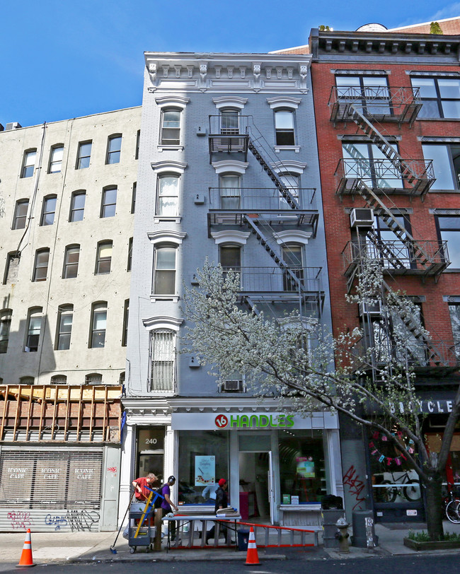 234-240 Lafayette St in New York, NY - Building Photo - Building Photo