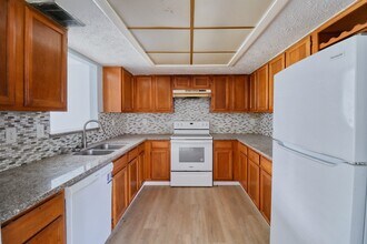 6911 Pouter Dr in Houston, TX - Building Photo - Building Photo