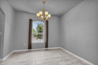 5983 Midcrown Dr in San Antonio, TX - Building Photo - Building Photo