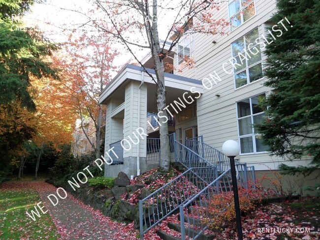 424 102nd Ave SE in Bellevue, WA - Building Photo - Building Photo