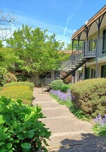 Jade West Apartments in Eugene, OR - Building Photo - Building Photo