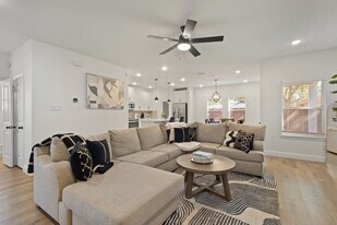 3122 Chihuahua Ave in Dallas, TX - Building Photo