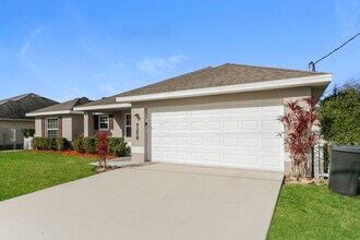 4258 SW Tuscol St in Port St. Lucie, FL - Building Photo - Building Photo