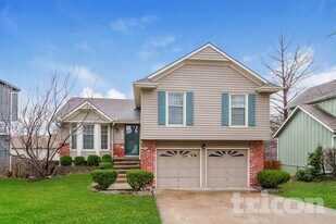 4703 Hayes Ave in Shawnee, KS - Building Photo