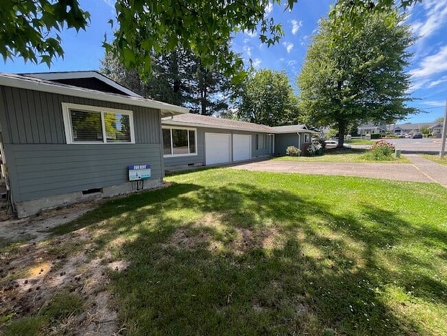 property at 3200 Aquarius Blvd