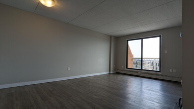 International Mountainview Apartments in Calgary, AB - Building Photo - Building Photo