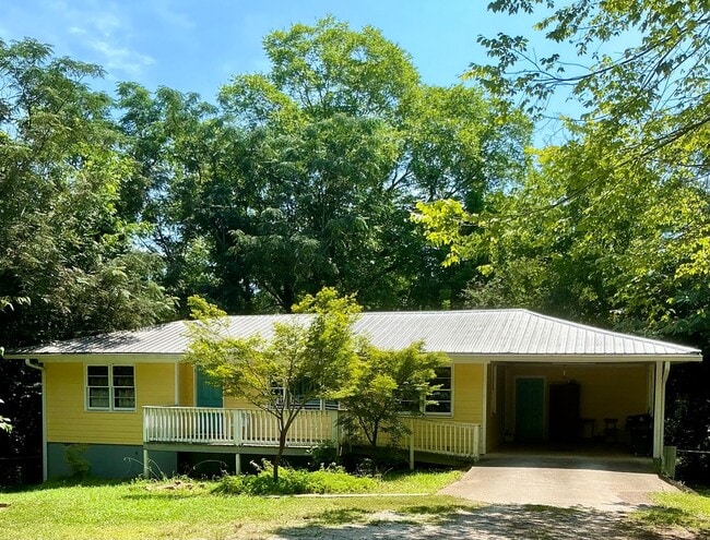 255 Magnolia St