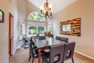 1749 Hawk View Dr in Encinitas, CA - Building Photo - Building Photo