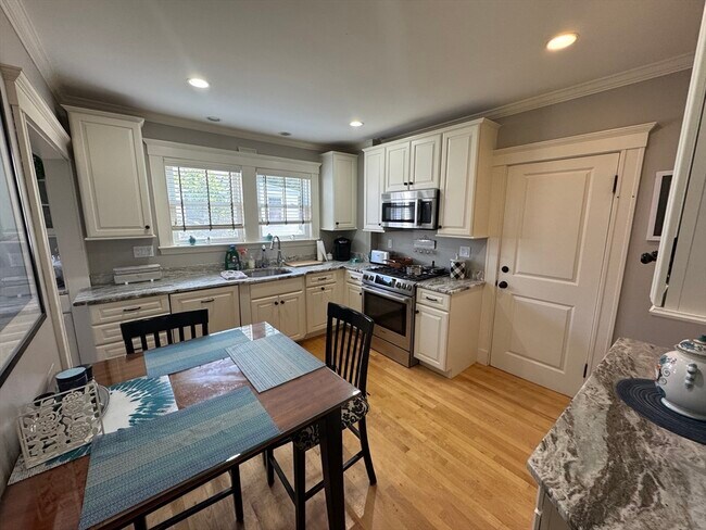 39 Chester Rd in Belmont, MA - Building Photo - Building Photo