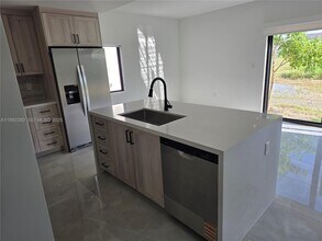 1402 NW 1st St in Florida City, FL - Building Photo - Building Photo