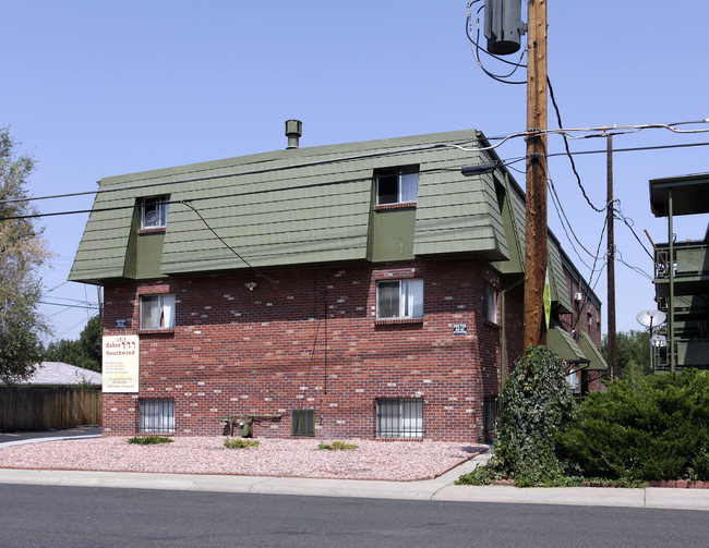 Sabre Apartments in Aurora, CO - Building Photo - Building Photo