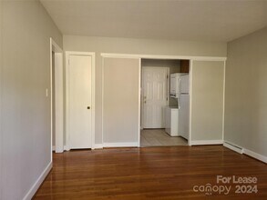 2500 Shamrock Dr-Unit -2 in Charlotte, NC - Building Photo - Building Photo