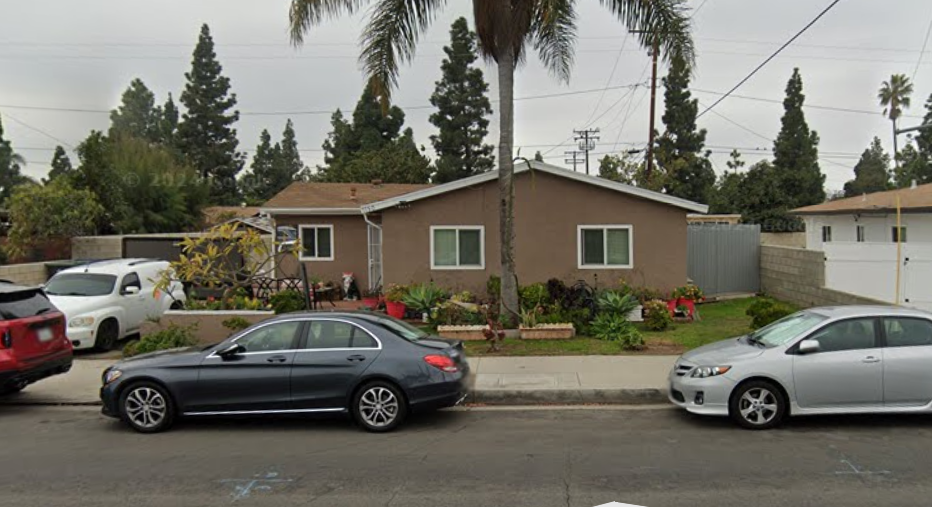 1130 S Newhope St in Santa Ana, CA - Building Photo