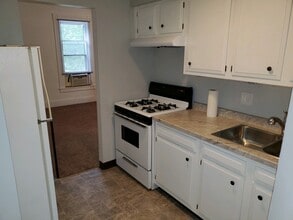 525 30th St, Unit #2 in Rock Island, IL - Building Photo - Building Photo