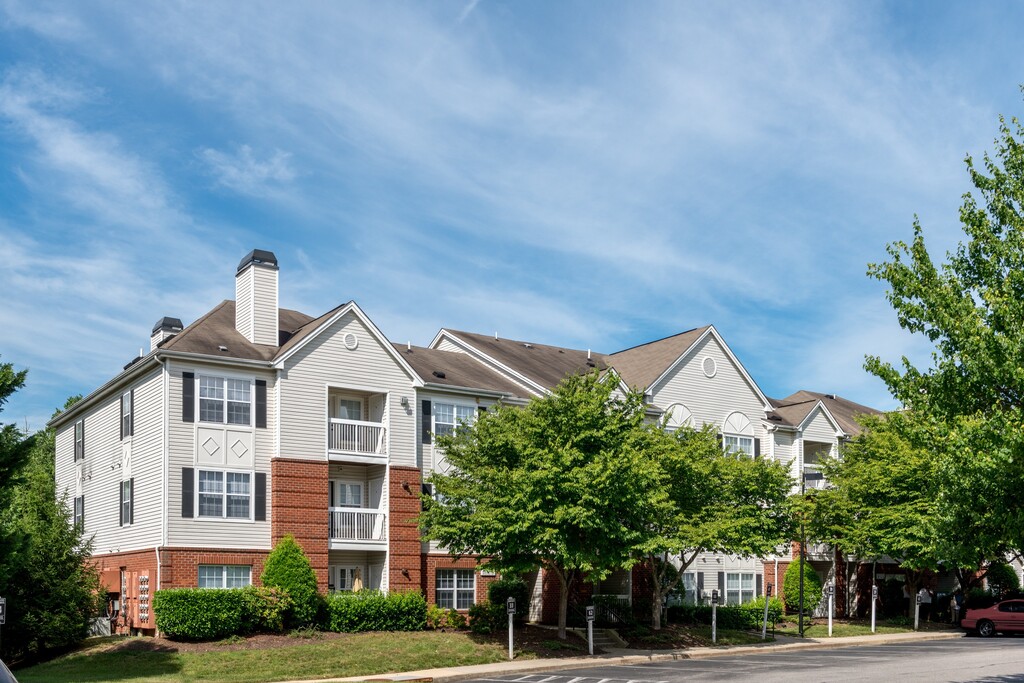 Governor's Green Apartments in Bowie, MD | ApartmentHomeLiving.com