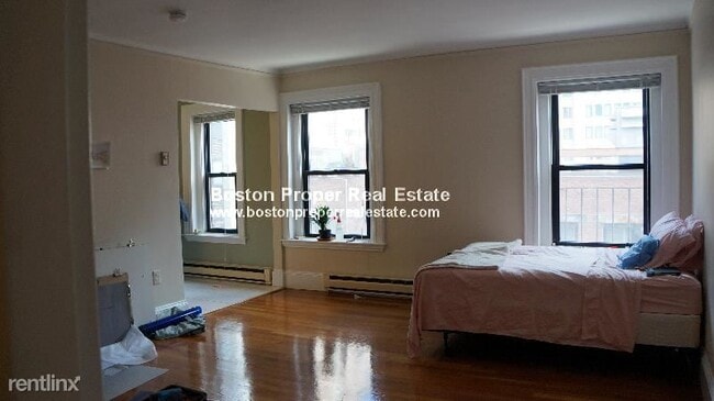 232 Newbury St-Unit -Apt 42 in Boston, MA - Foto de edificio - Building Photo
