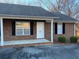 1502 Timberlane in Asheboro, NC - Building Photo