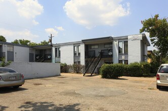 Gardens at Anderson Square in Austin, TX - Building Photo - Building Photo