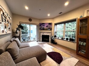 1510 Half Moon Bay Dr in Croton-on-Hudson, NY - Building Photo - Building Photo