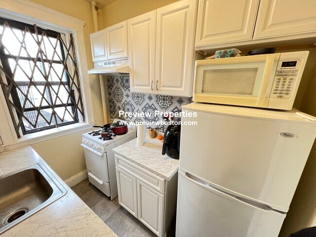 1560 Commonwealth Ave, Unit 15 photo'