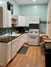 123 W Gwinnett St in Savannah, GA - Building Photo - Building Photo