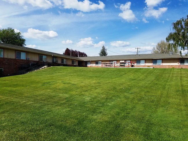 506 S Jackson St in Ritzville, WA - Foto de edificio - Building Photo