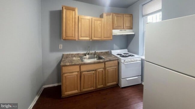 property at 1235 W Hazzard St
