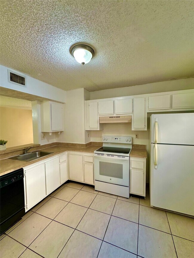 12165 Royal Palm Blvd in Coral Springs, FL - Building Photo - Building Photo