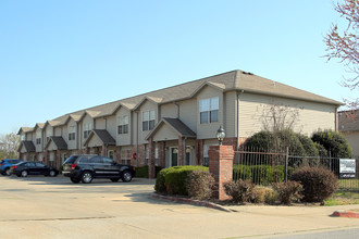 Palisades Court in Springdale, AR - Building Photo - Building Photo