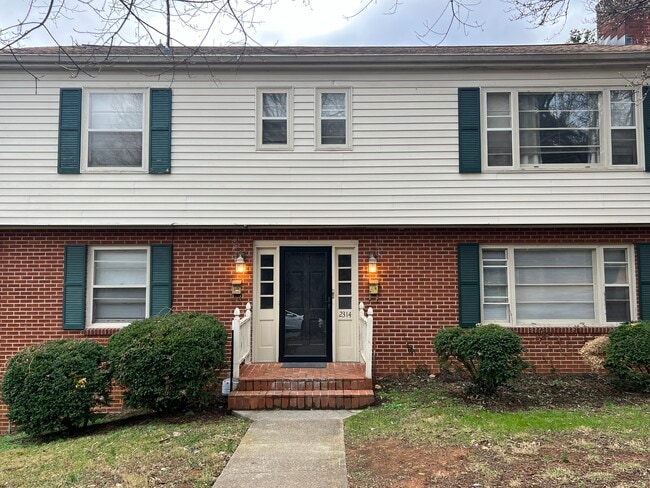 2314 Wycliffe Ave SW, Unit B in Roanoke, VA - Building Photo - Building Photo