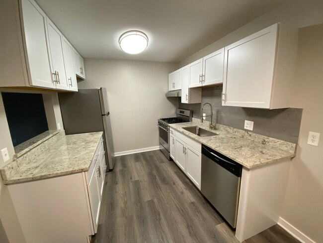 property at 125 Twin Oaks Dr