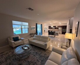 1020 Hermosa Way in Kissimmee, FL - Building Photo - Building Photo
