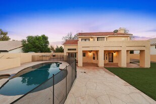 8830 E Carol Way in Scottsdale, AZ - Building Photo