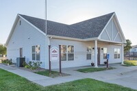 Cottonwood Apartment Homes in Liberal, KS - Building Photo - Building Photo