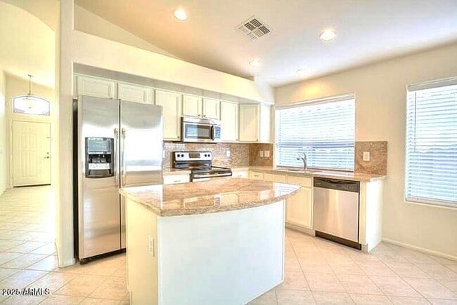 29227 N 22nd Ln in Phoenix, AZ - Foto de edificio - Building Photo