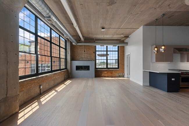 17 S Loomis St in Chicago, IL - Building Photo - Building Photo